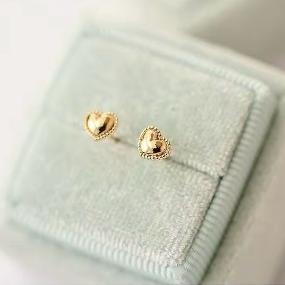 Gold Heart Stud Earrings 925 Sterling Silver Plated Gold​​